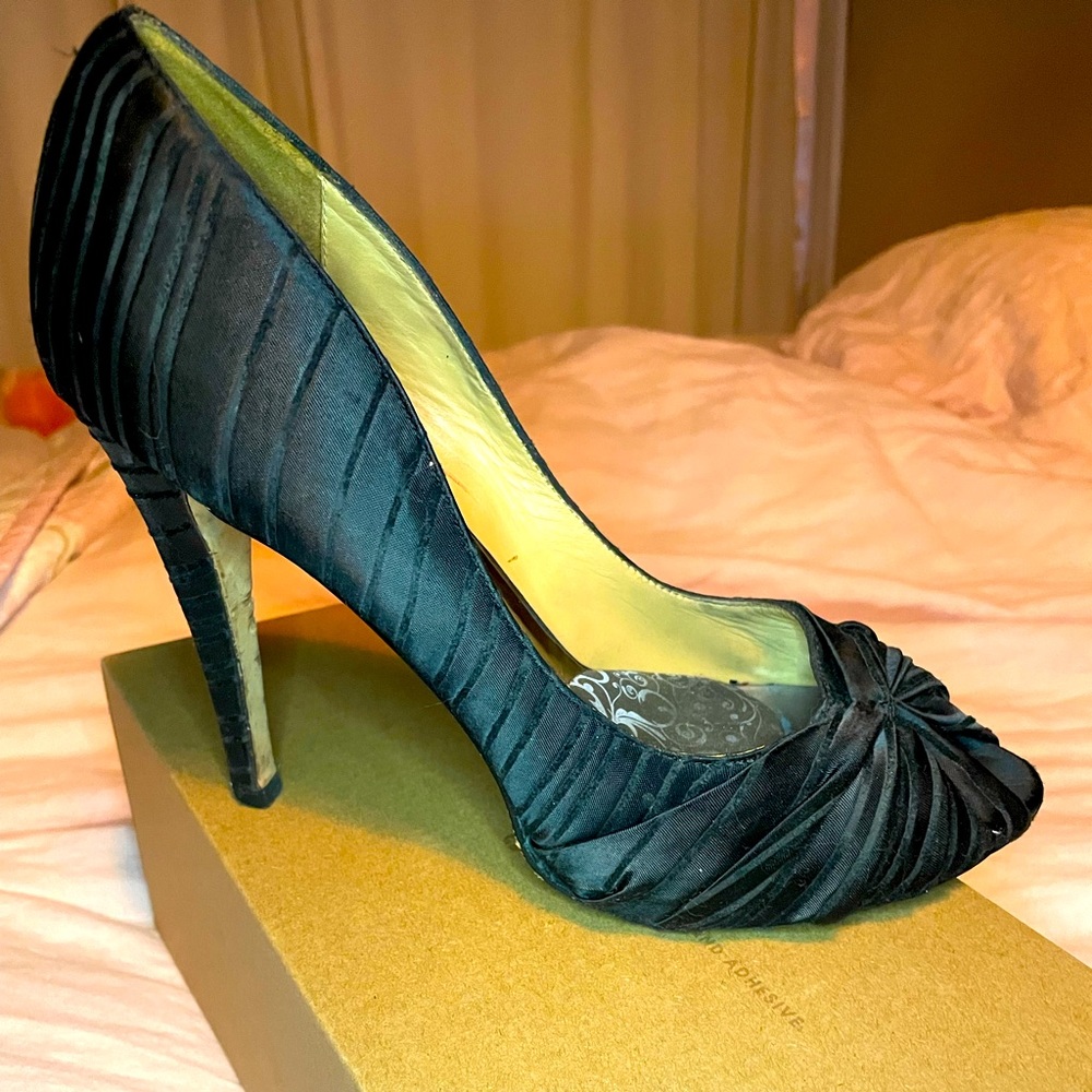Satin Pleated Pumps